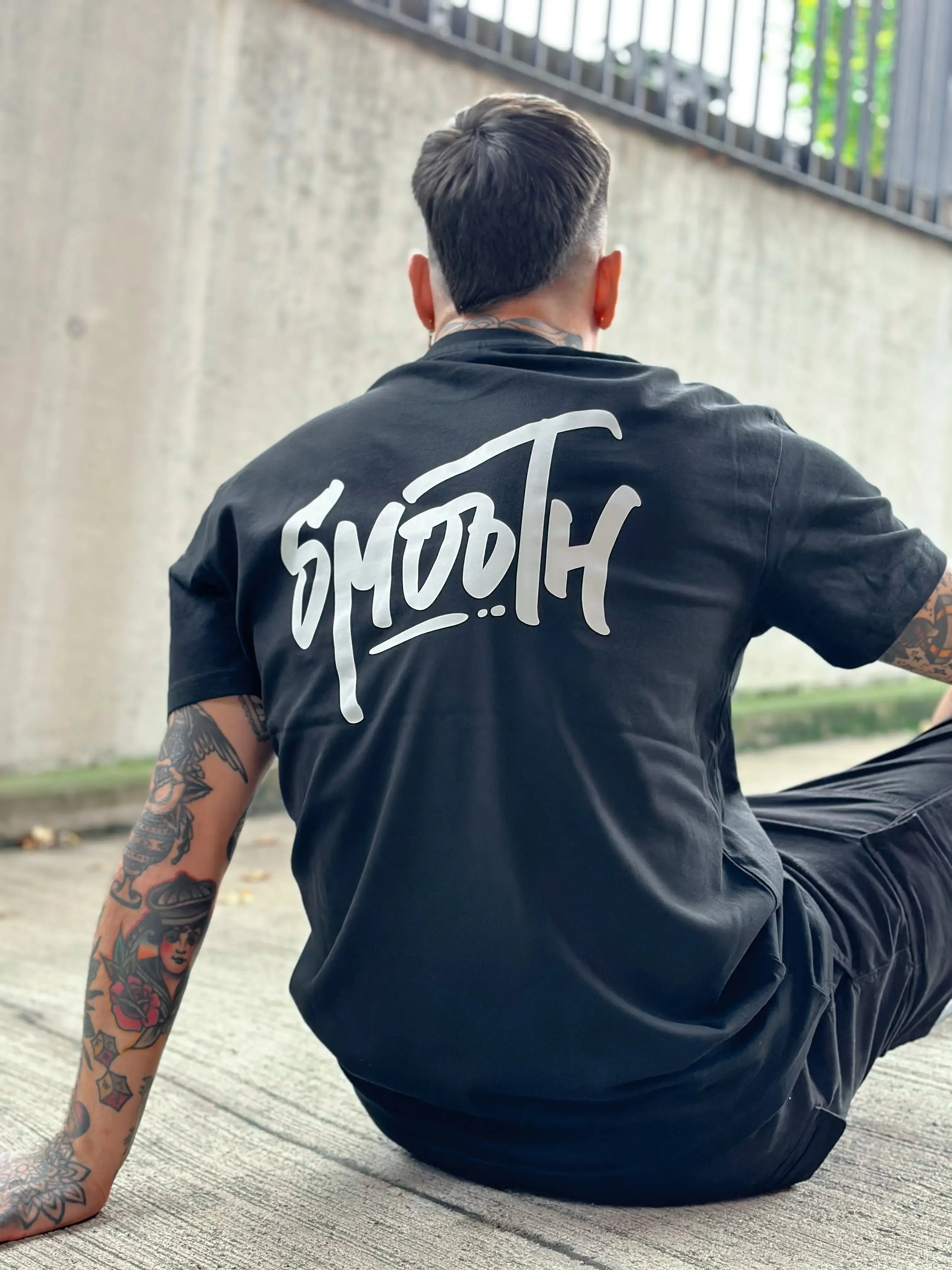 Black Heavy T / Dainty White Front Back Men