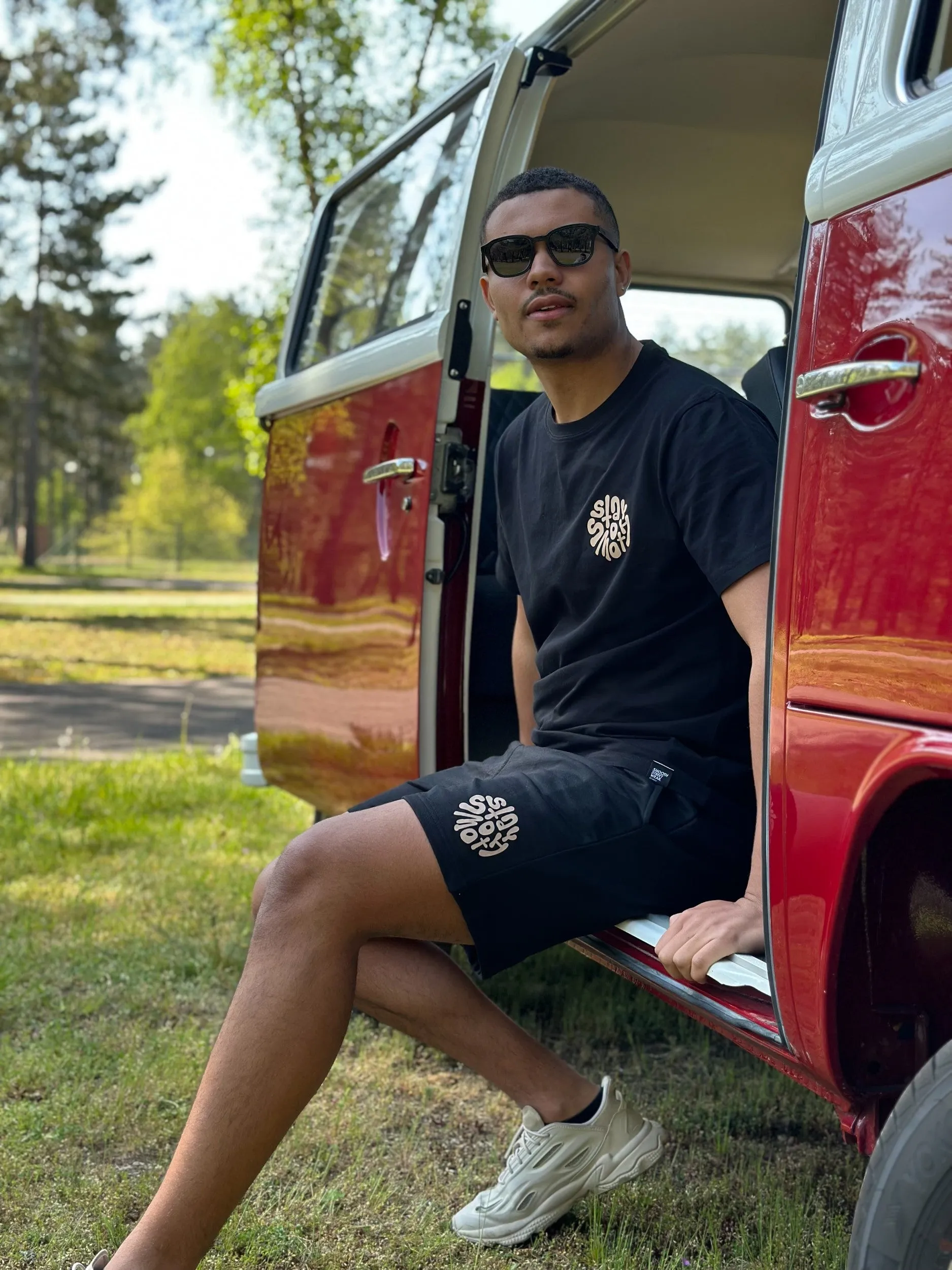 Black T / Stay Smooth Sand Front Back Men