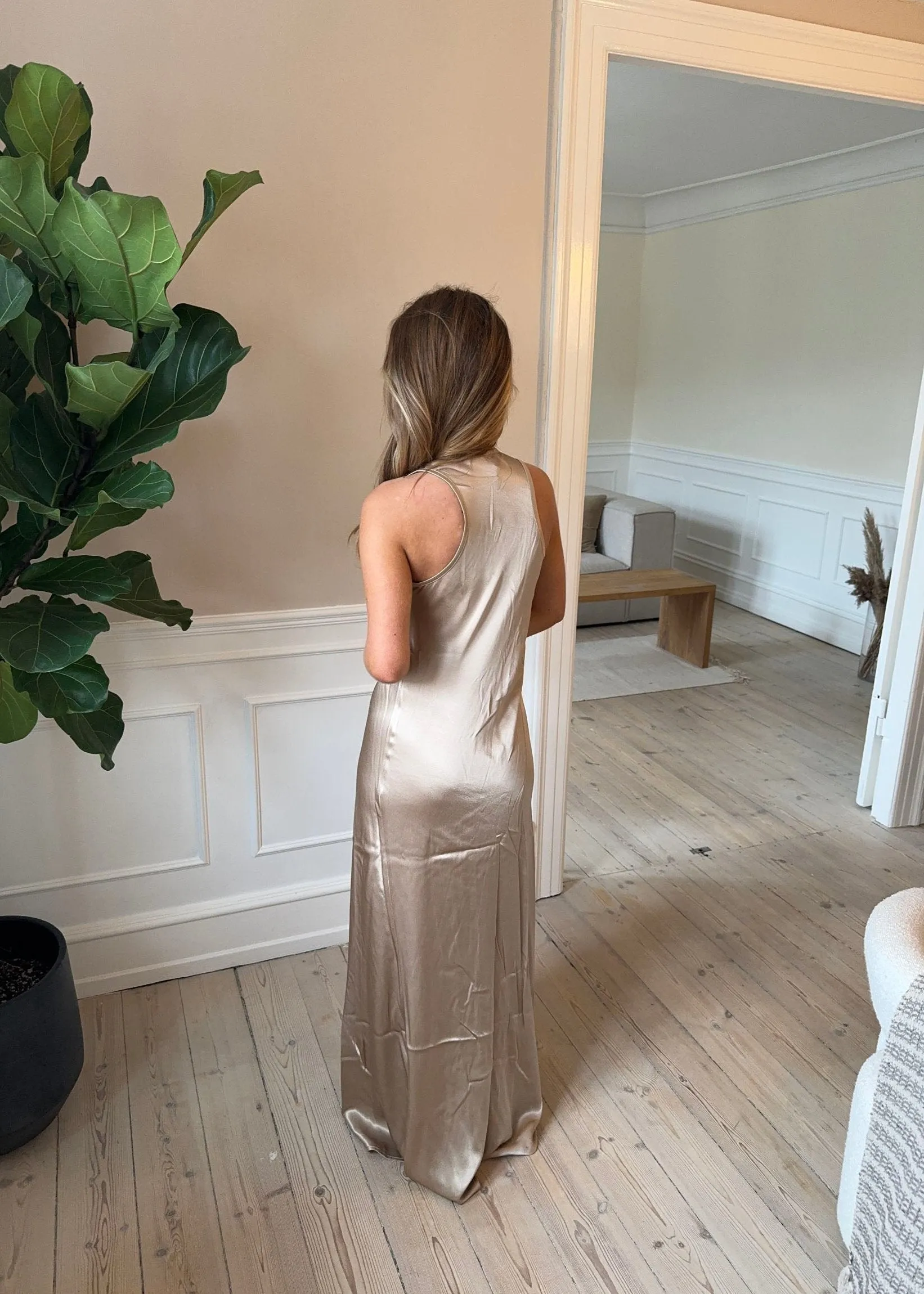 Jeanne satin dress - Champagne/beige