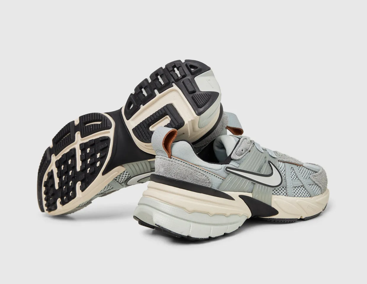 Nike Women's V2K Run Light Pumice / Chrome - Light Orewood Brown